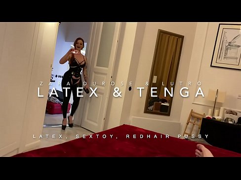 ❤️ Jaruma mai jajayen kaya sanye da rigar latex mai cin duri ️❌ Batsa na Rasha ❌️