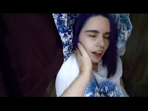 ❤️ Ya sami kanwata a cikin kabad ya taimaka mata ️❌ Batsa na Rasha ❌️